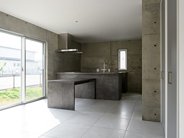 ミニマムな暮らしを叶える「無機質な家」