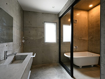 ミニマムな暮らしを叶える「無機質な家」