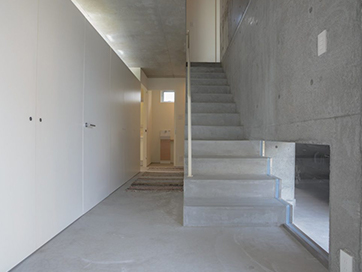 周囲を圧倒する「重厚感のある家」